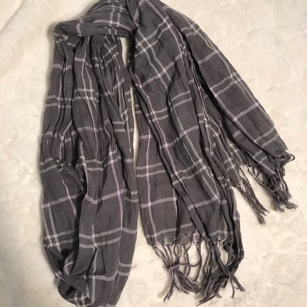Aeropostale Gray Plaid Scarf